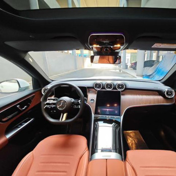 Used Benz GLC 2023 300 L 4MATIC White 2.0T 5 doors 5 seats Mid-size SUV Petrol Vehicle