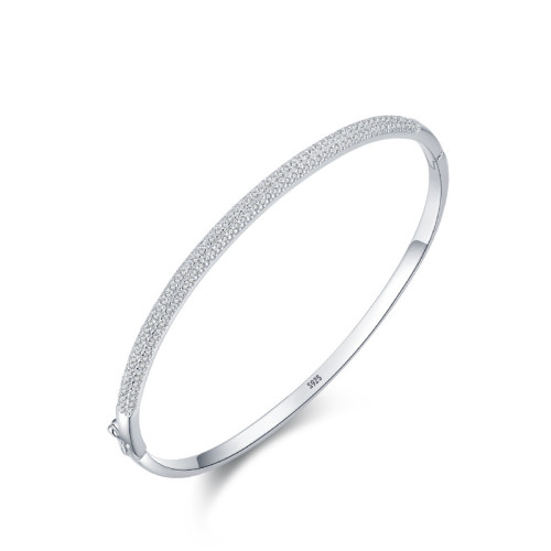 Brazalete de plata de ley 925 con circonitas, personalizado por OEM y ODM | Brazalete fino de lujo y alta calidad para mujer