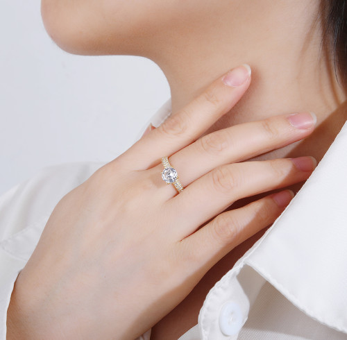Anello di fidanzamento all'ingrosso in argento sterling 925 | Anello di lusso in oro 18k con zirconi per donna