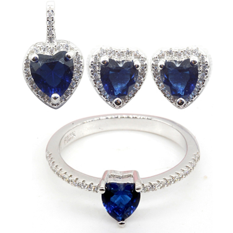 Set di gioielli a forma di cuore