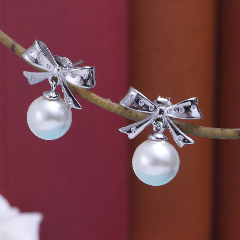 Elegant silver earrings