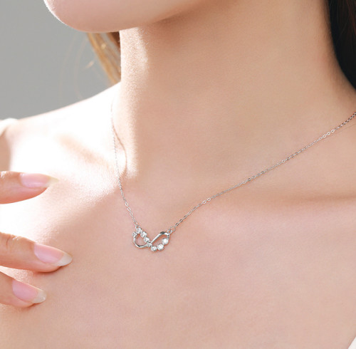 Collana personalizzata con ciondolo infinito in argento | Collana con ciondolo infinito in zircone per donna