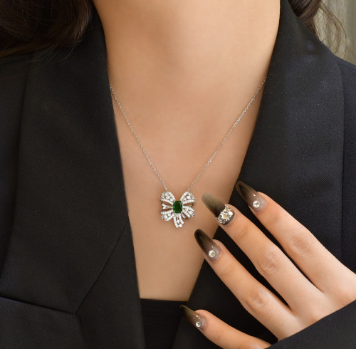 Collar con colgante de mariposa en plata de ley 925 | Proveedor de joyería elegante al por mayor