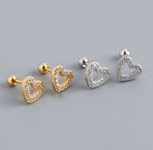 Un rivenditore statunitense di articoli di boutique completa 2 ordini di prova con orecchini in argento color oro a basso quantitativo minimo d'ordine.