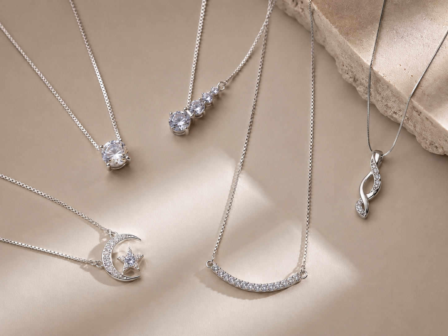 silver jewlery necklace