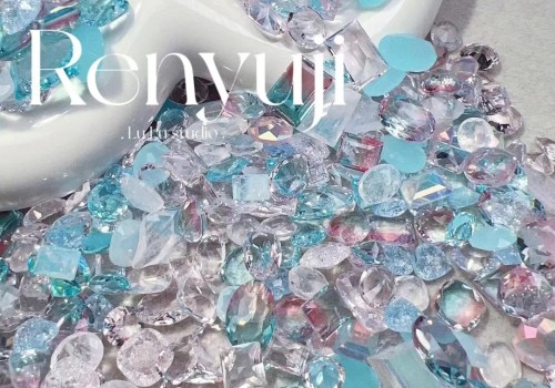 The difference in the material of crystal diamonds, as well as the advantages and disadvantages
