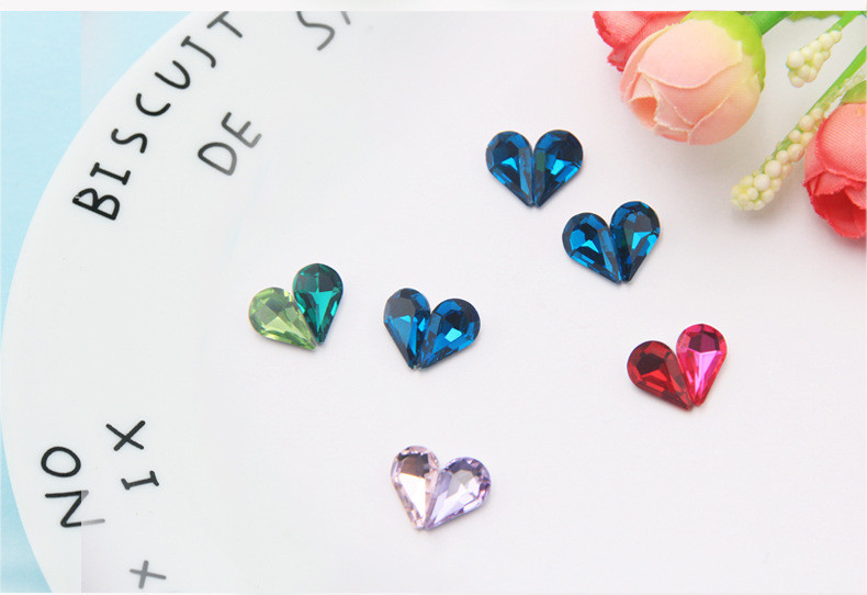 Tear-Drop Pointed Back Glass Rhinestones