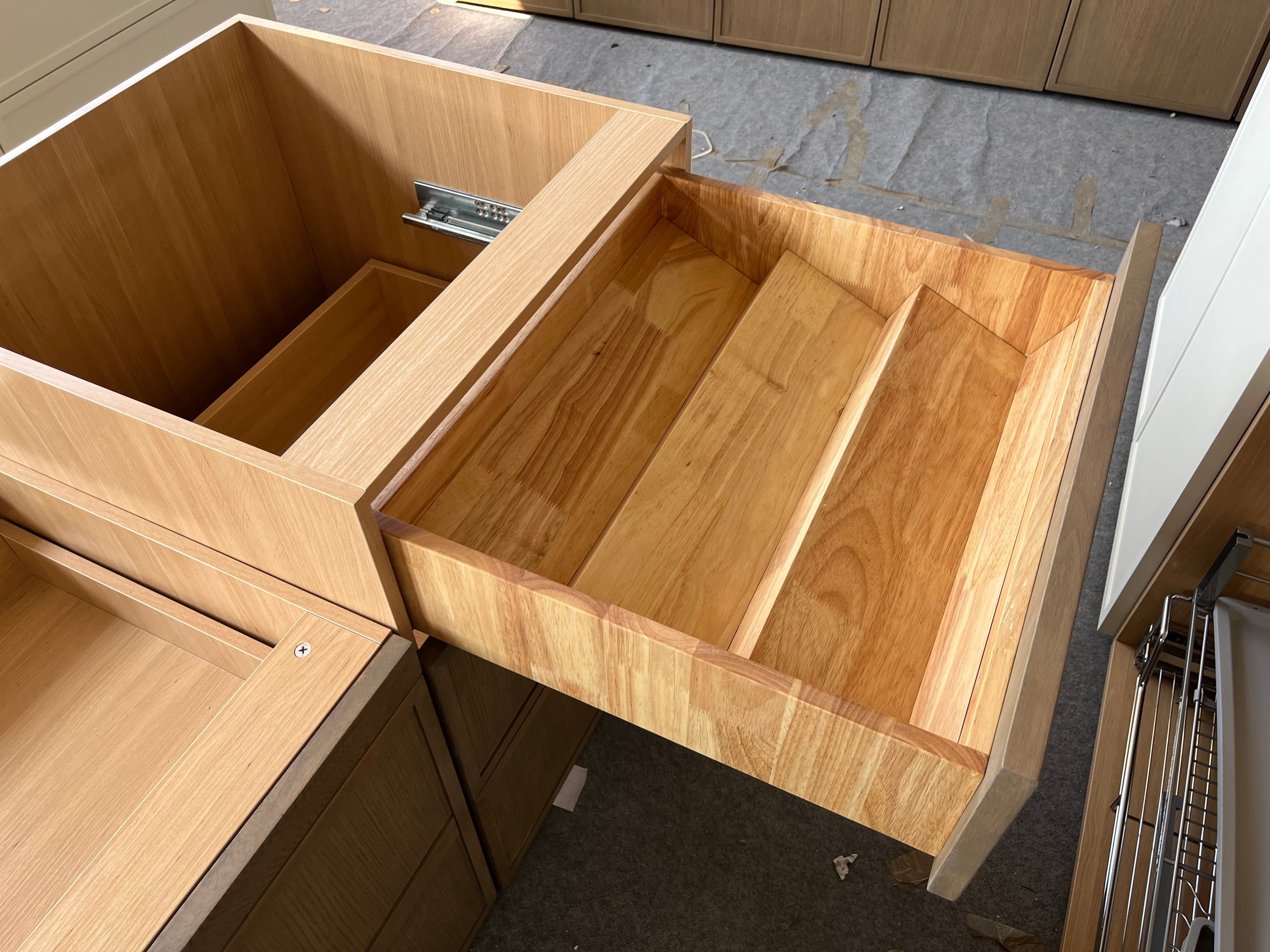 High-End Traditional Customzation Kitchen Cabinet Inspection Process