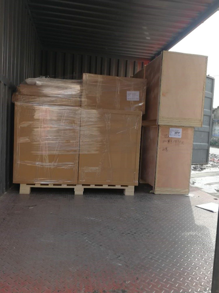 High-End Modern Walnut Timber Customzation Kitchen Cabinet- Loading And Shipping