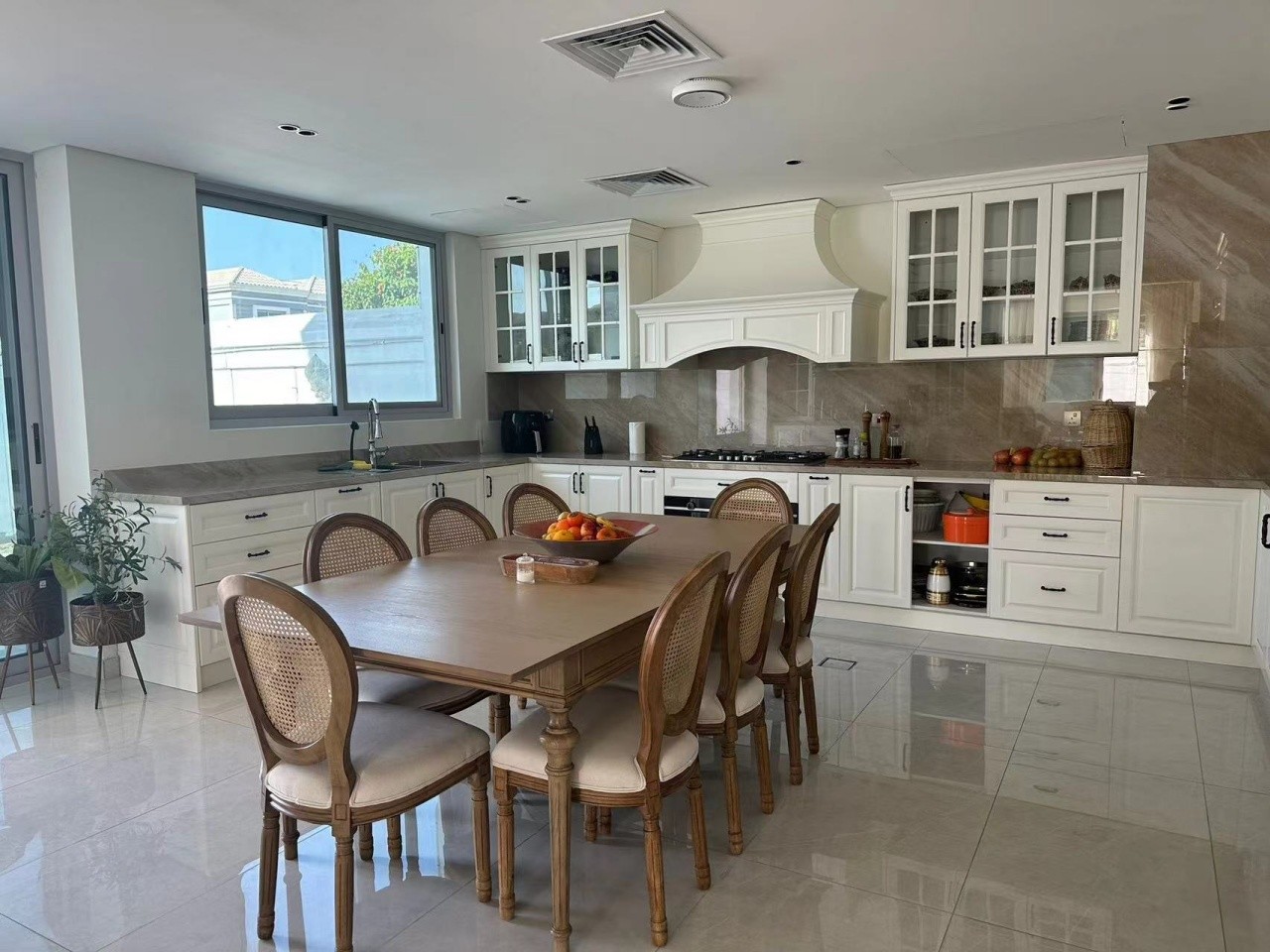 Classic Shaker U-Style Timber Matt Finish Kitchen Cabinets-Installation Display