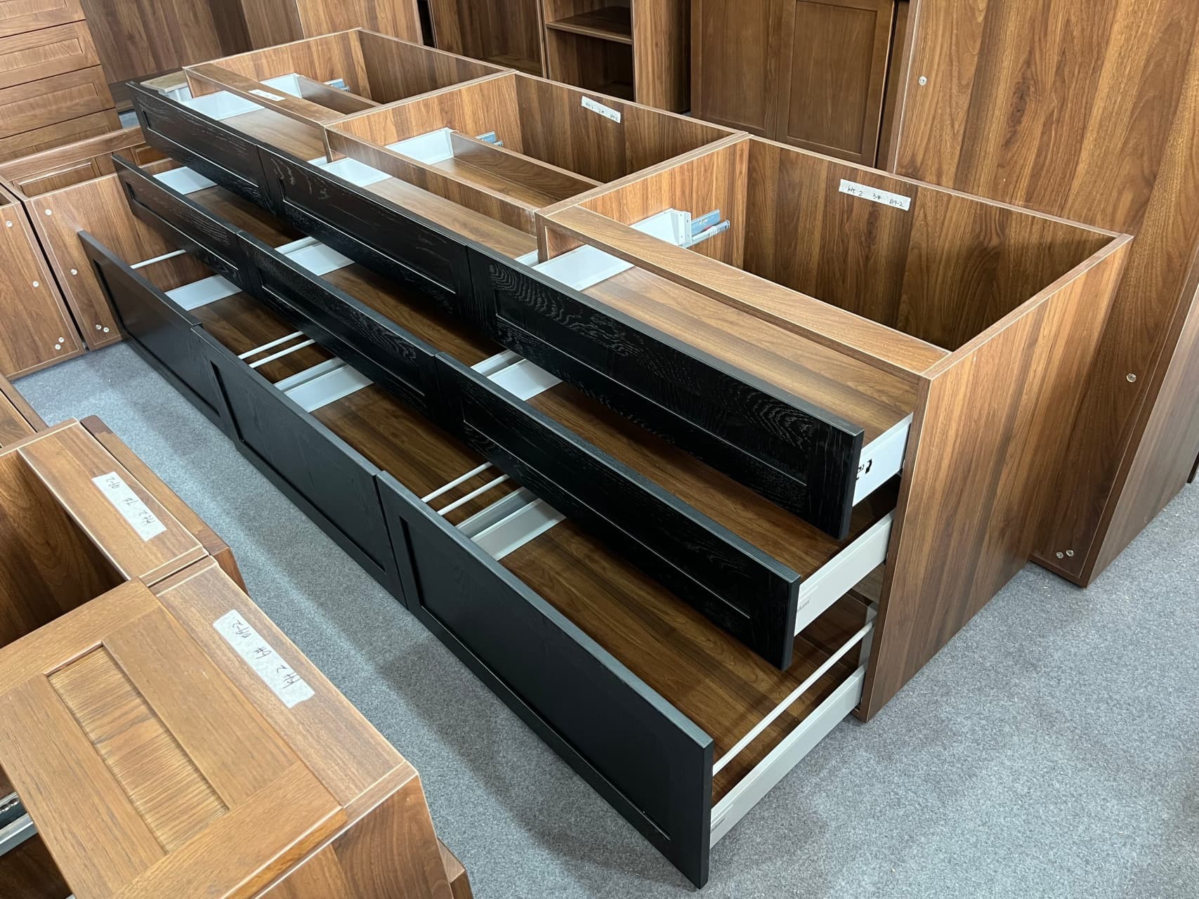 Classic High End Oak Timber Kitchen Cabinets-Inspection Process