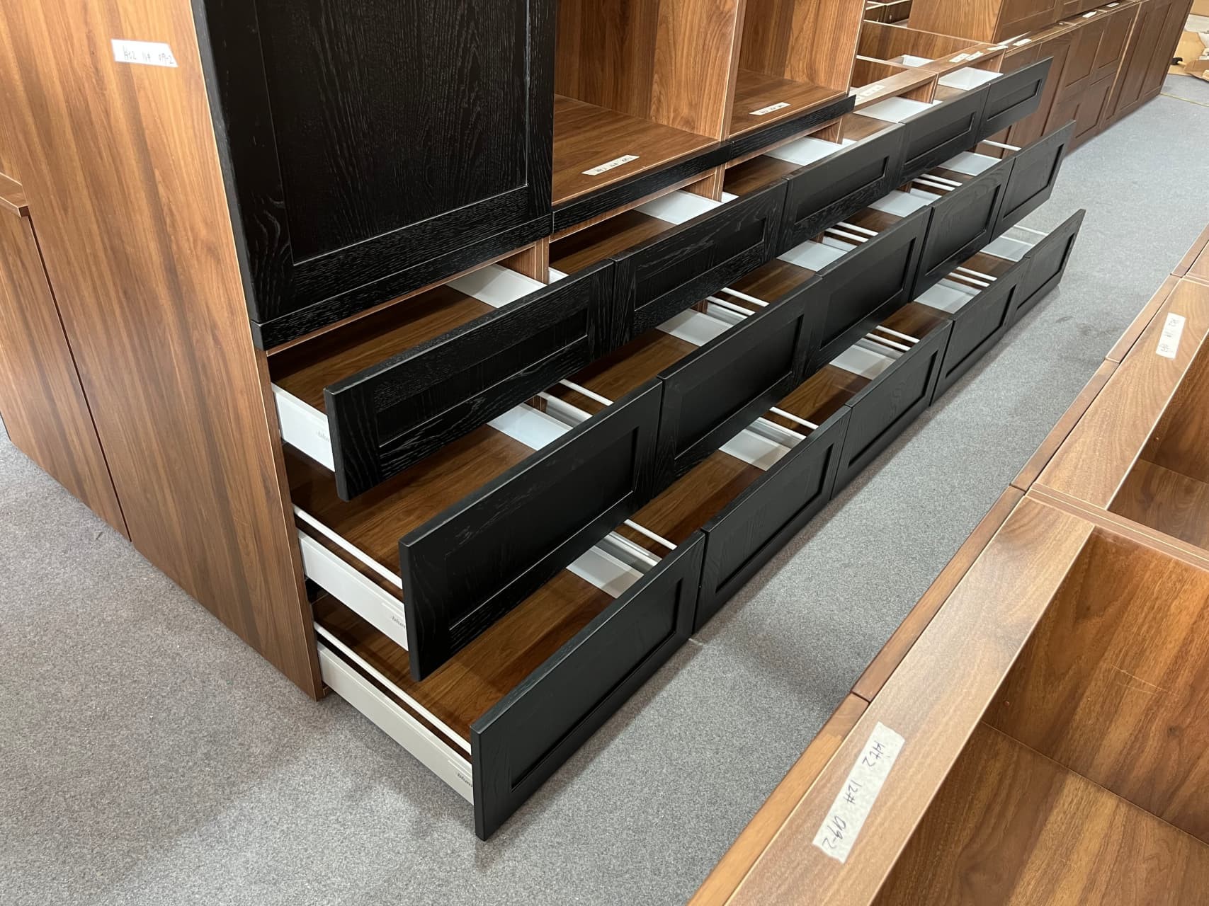 Classic High End Oak Timber Kitchen Cabinets-Inspection Process