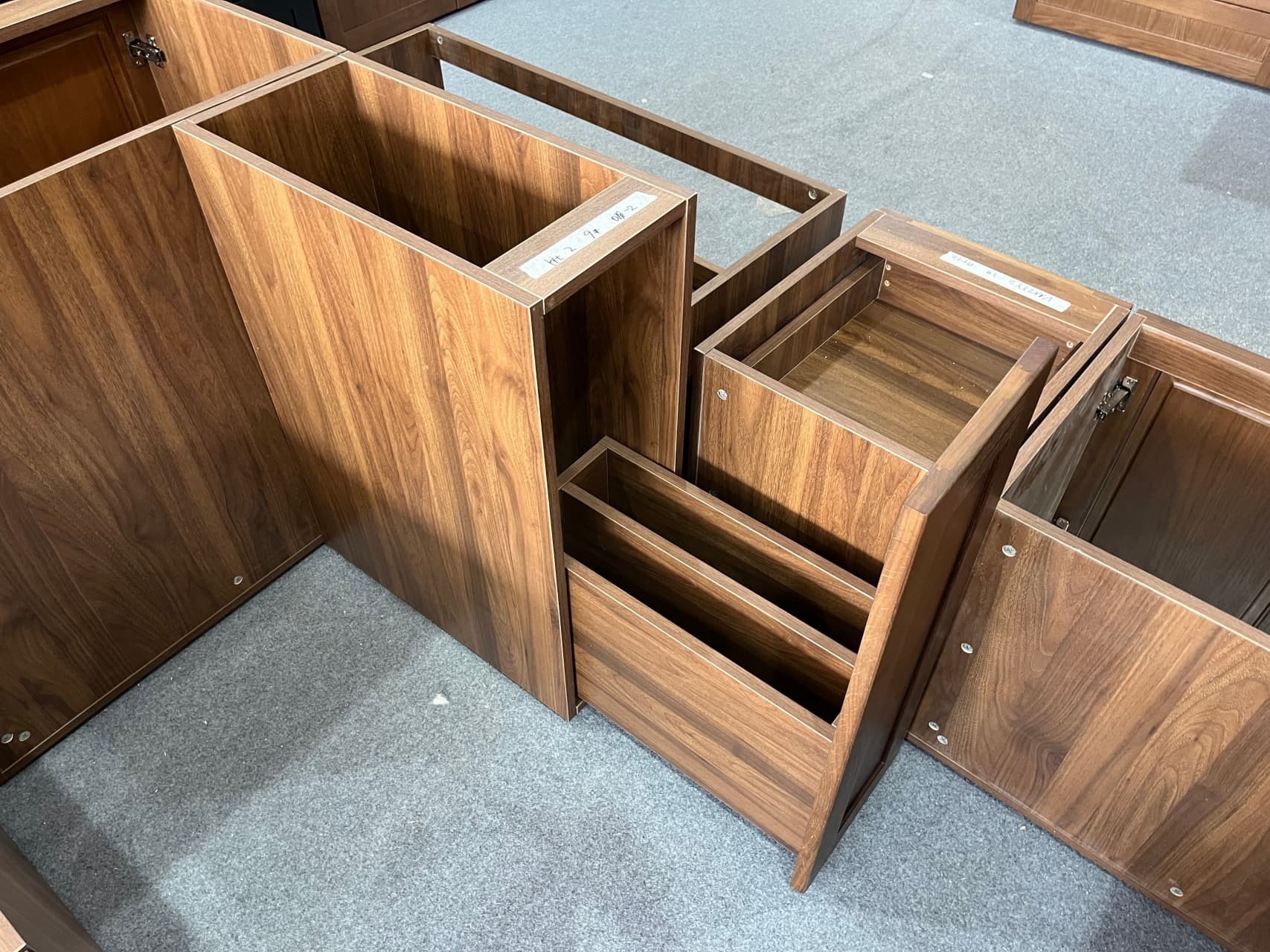 Classic High End Oak Timber Kitchen Cabinets-Inspection Process