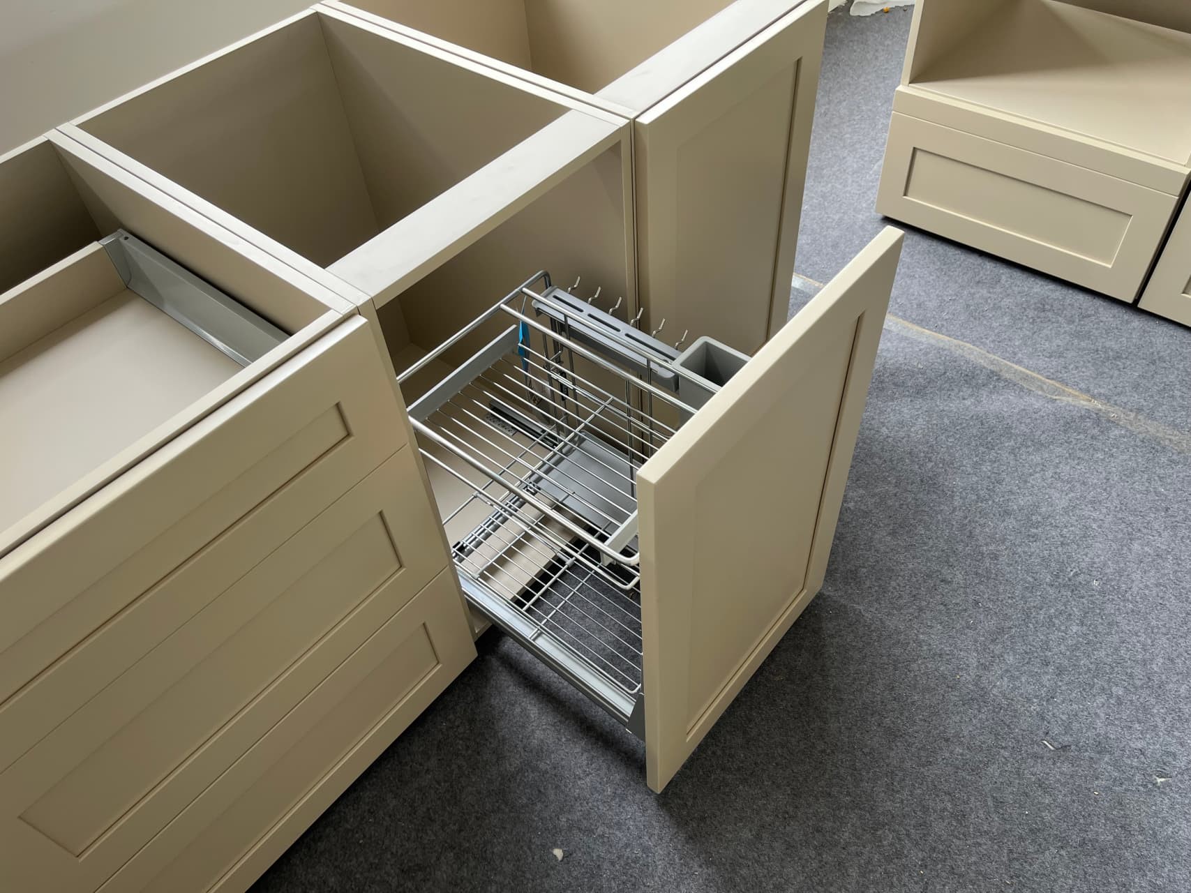 Modern Cherry Timber Lacquer Kitchen Cabinets with Island-Inspection Process