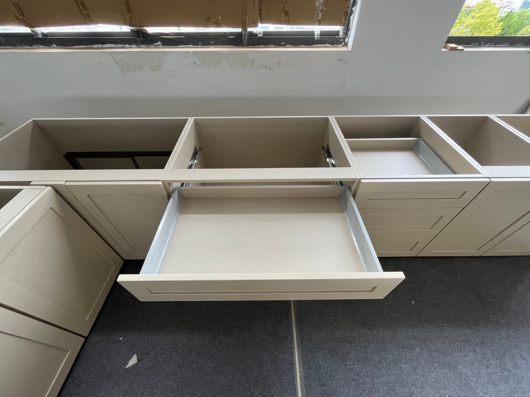 Modern Cherry Timber Lacquer Kitchen Cabinets with Island-Inspection Process