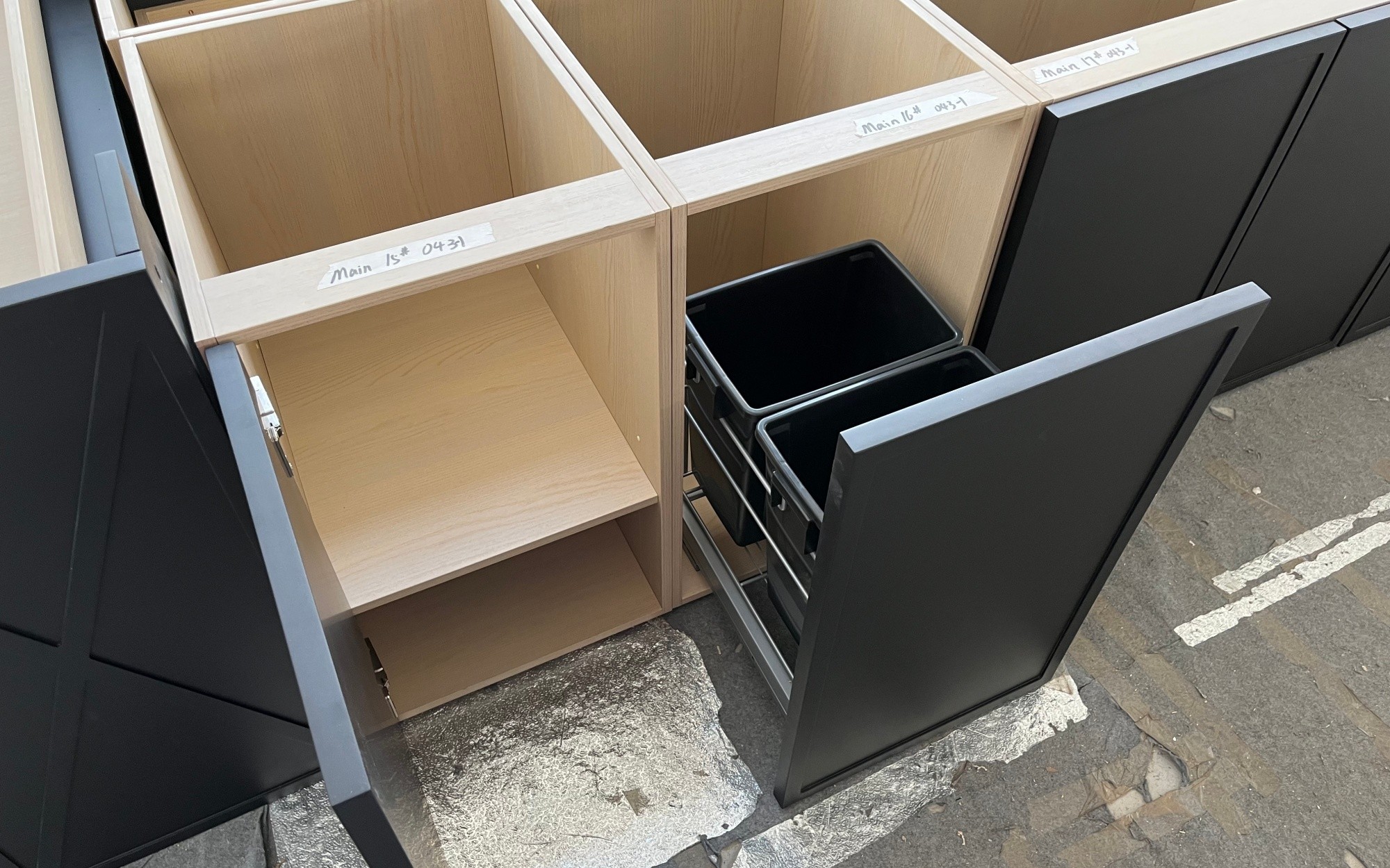 Classic High End Oak Timber Kitchen Cabinets-Inspection Process