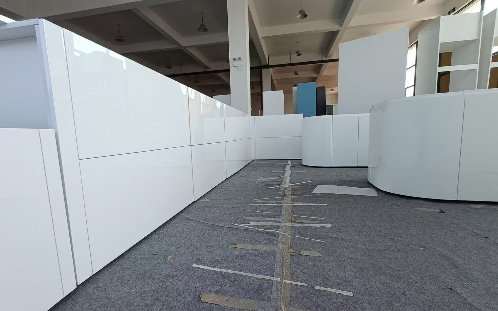 Modern | White High-Gloss Lacquer U-Style Layout | Kitchen Cabinets with Island-Inspection Process