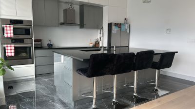 Modern | Lacquer Finish 1-layout | Kitchen Cabinets with Island | ODM Customization