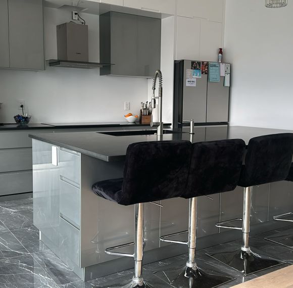 Modern | Lacquer Finish 1-layout | Kitchen Cabinets with Island | ODM Customization