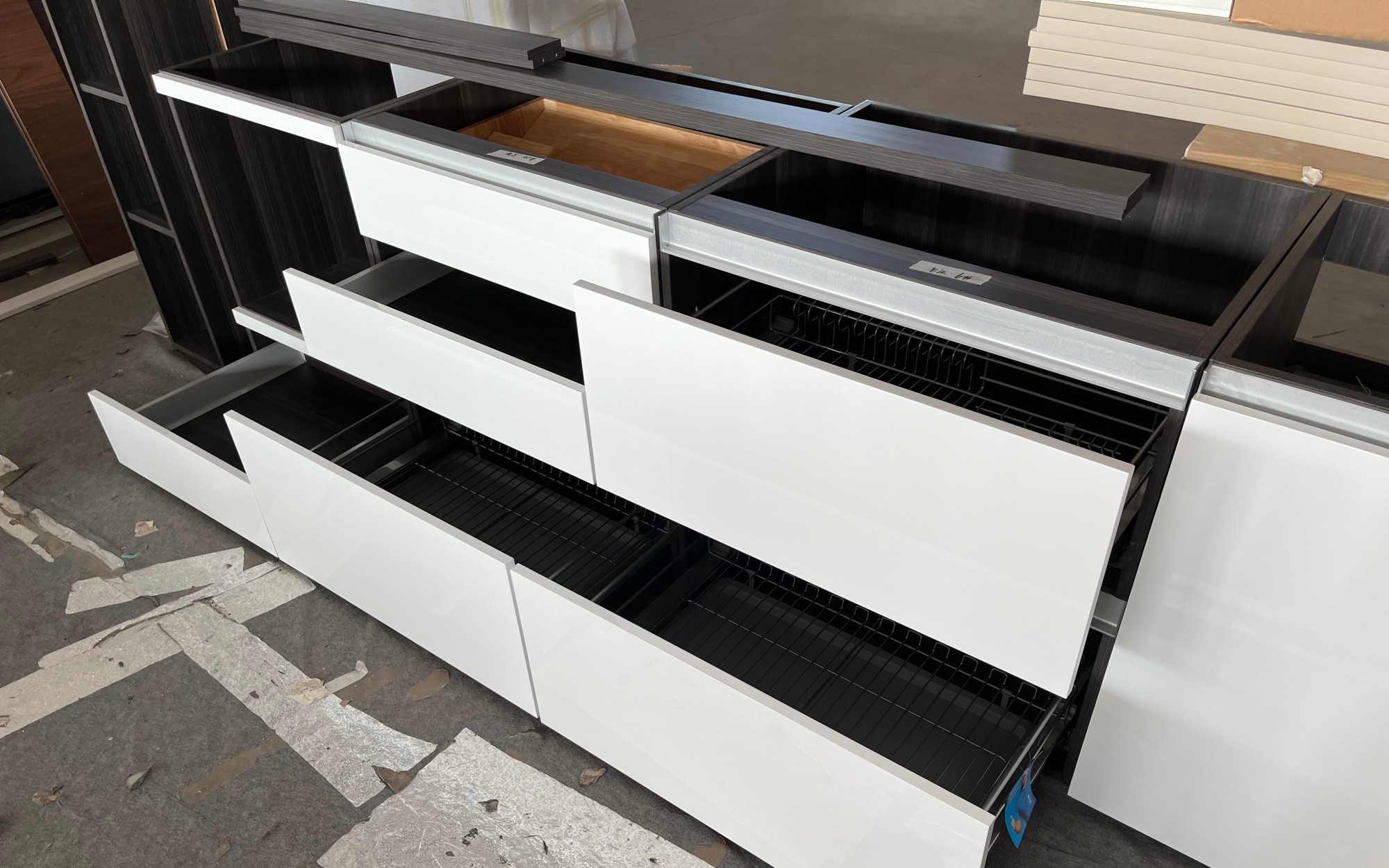 Modern | Melamine ＆ High-Gloss Lacquer | Kitchen Cabinets with Island-Inspection