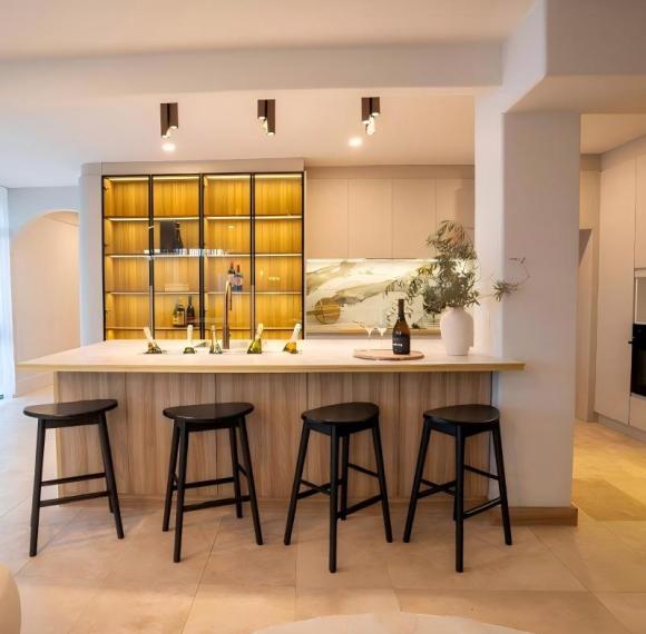 Modern Glass & Matte Lacquer Living Room Cabinets | OEM & ODM Customization for Distributors and Dealers | Full House Cabinetry Solutions