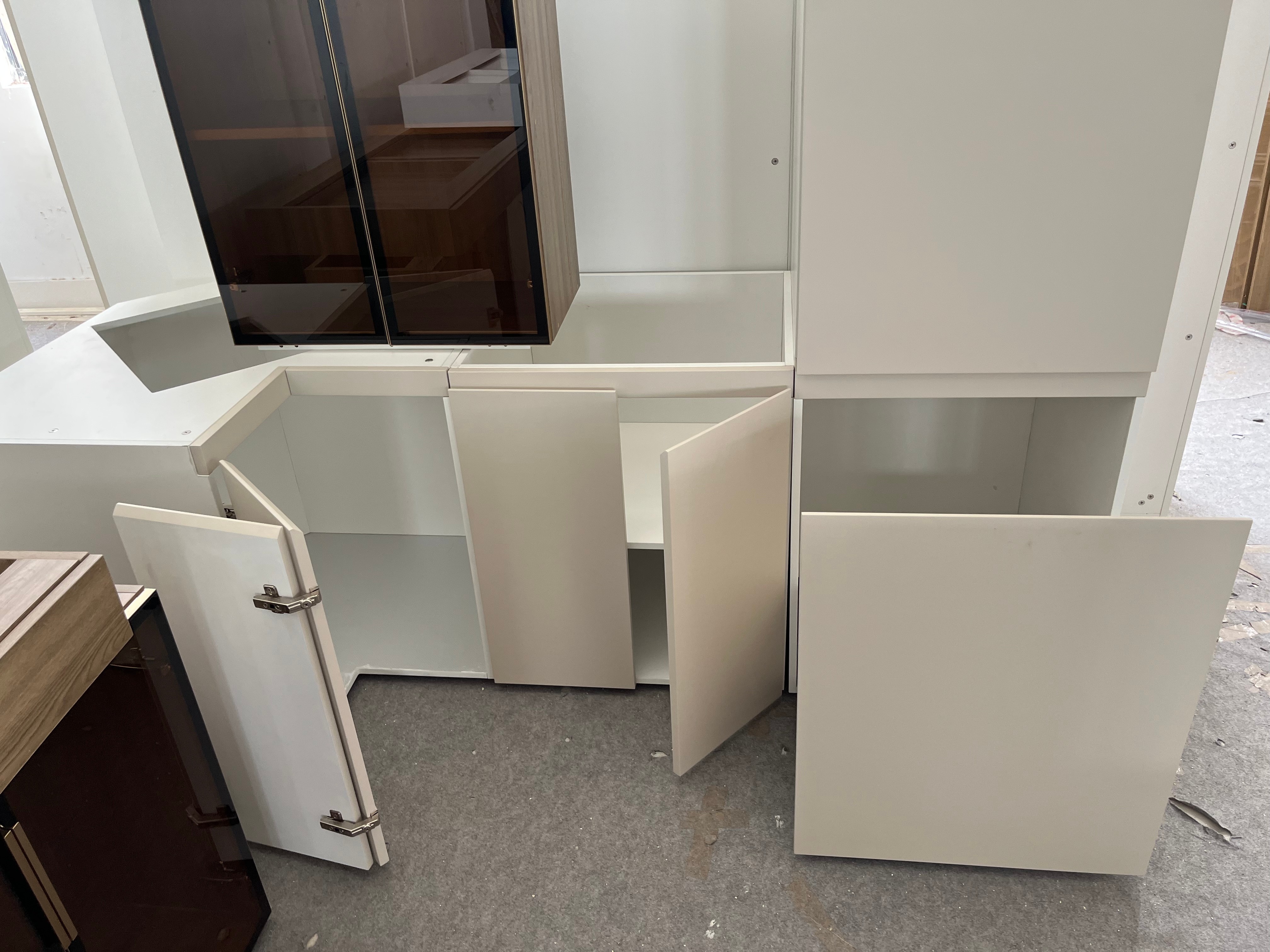 Modern Glass & Matte Lacquer Living Room Cabinets 