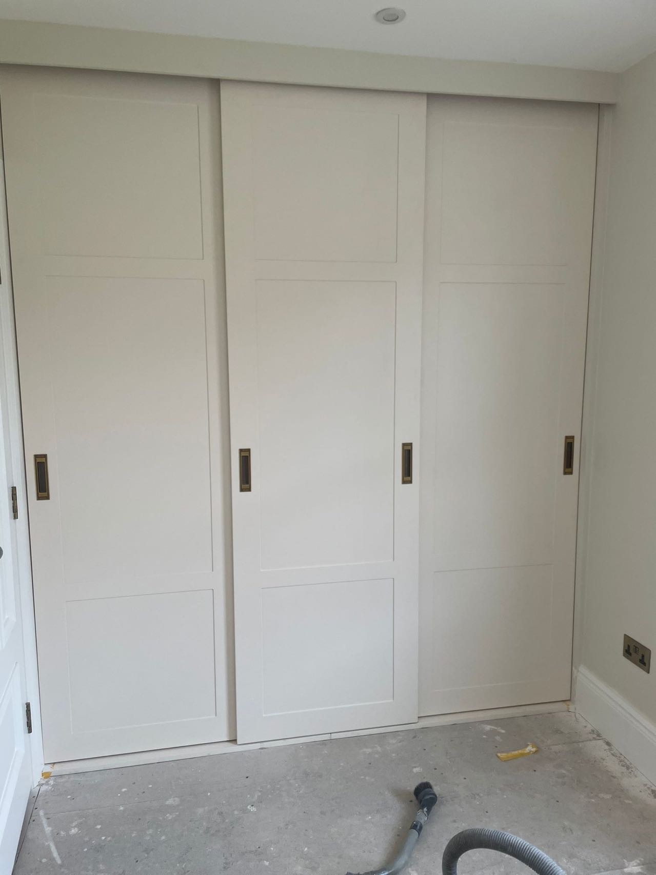 Classic High End Oak Timber Kitchen Cabinets-Installation Display