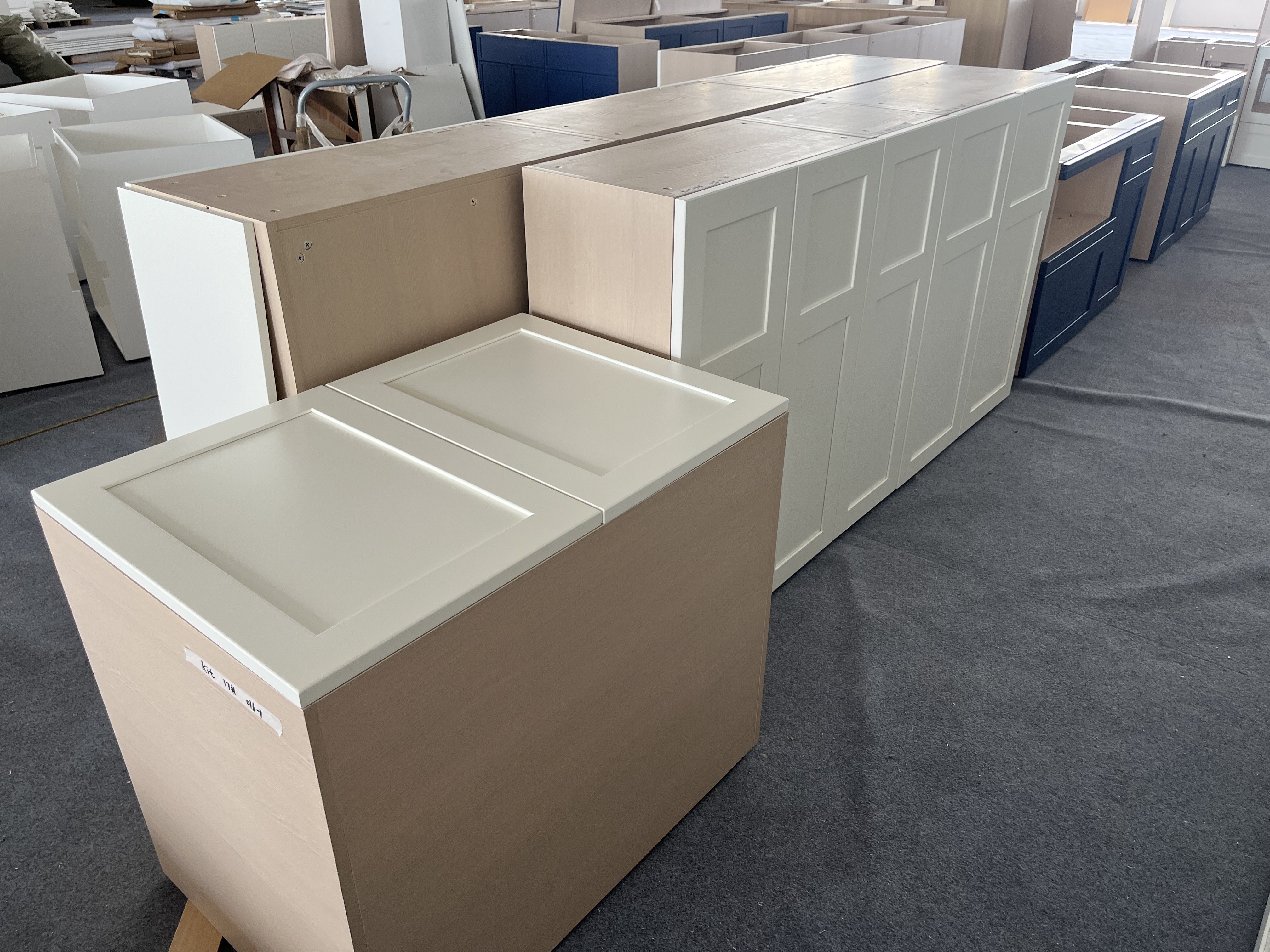 Classic High End Oak Timber Kitchen Cabinets-Inspection Process