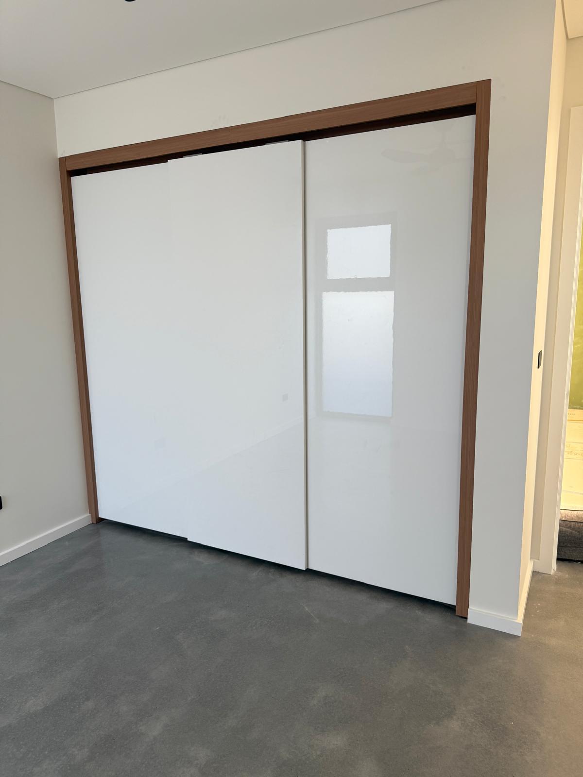 Classic Shaker U-Style Timber Matt Finish Kitchen Cabinets