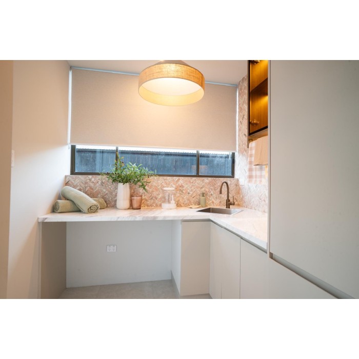 Modern | Matt Lacquer Cabinetry |Walk in Laundry | Glass Door | ODM Customization