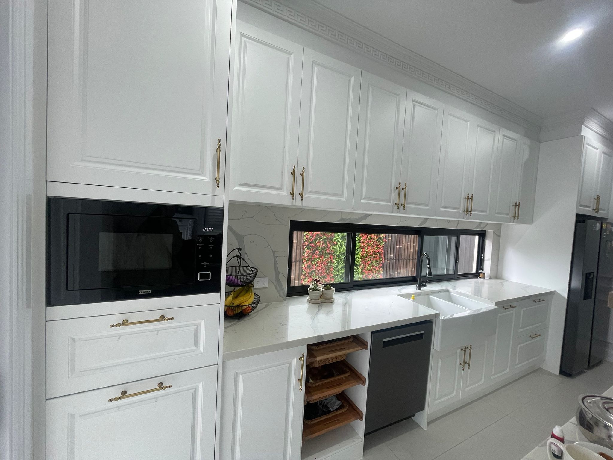 Modern | Melamine & High-Gloss Lacquer | Kitchen Cabinets with Island-Ideas