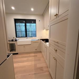 High-Quality Classical MDF Butlers Pantry - OEM/ODM Cabinet Solutions for Dealers | Full House Customization, 3D Design & Installation