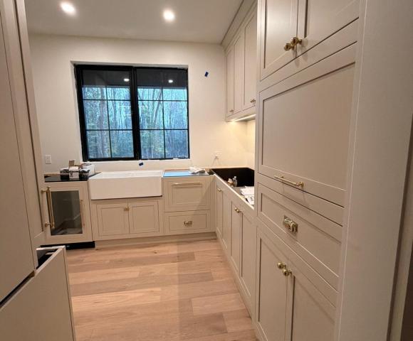 High-Quality Classical MDF Butlers Pantry - OEM/ODM Cabinet Solutions for Dealers | Full House Customization, 3D Design & Installation