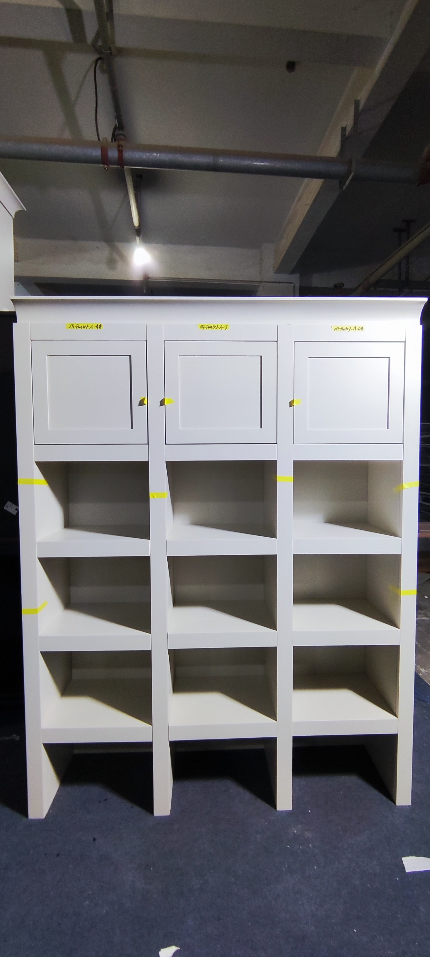 Classic | Melamine ＆ High-Gloss Lacquer | Kitchen Cabinets with Island-Ideas