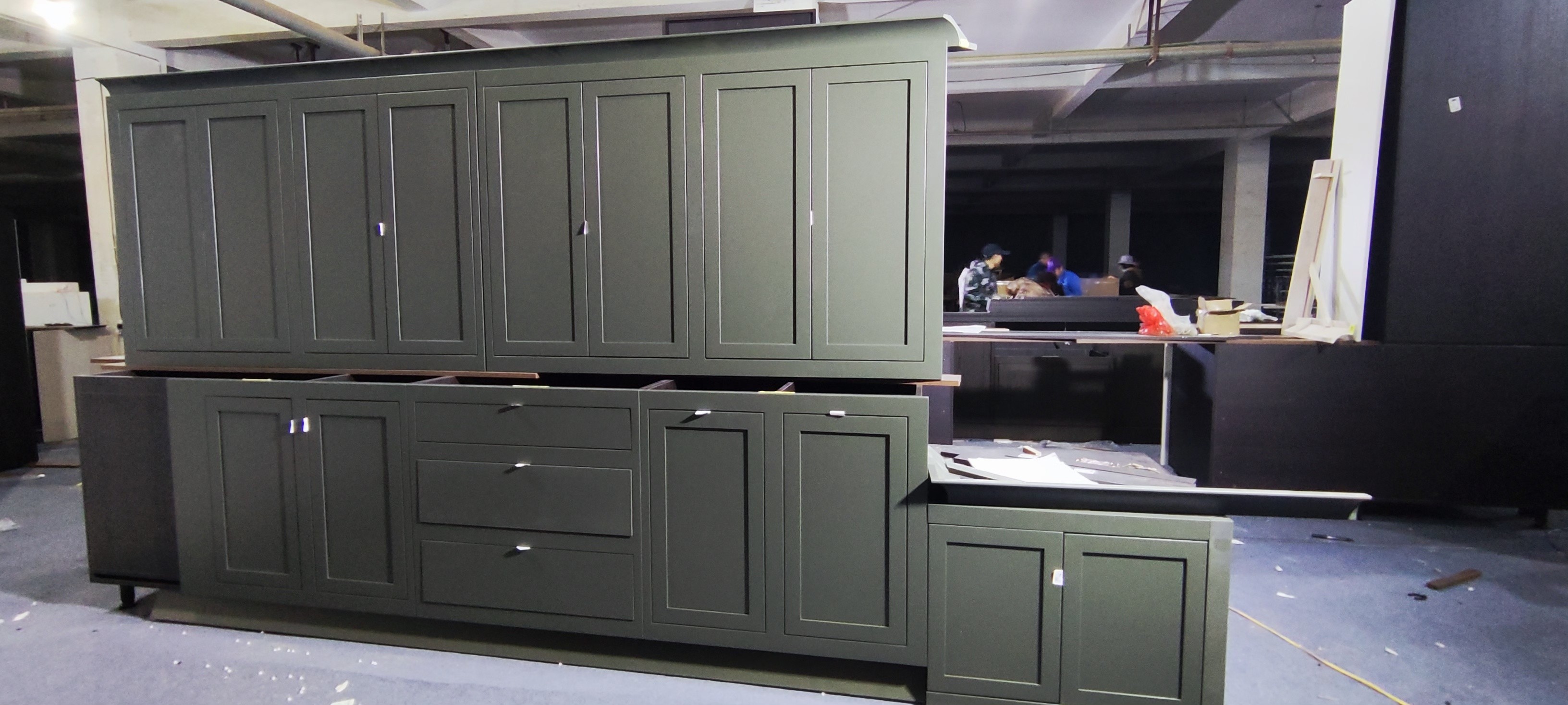 Classic Matt Lacquer Timber Vertical Groove Walk-in Laundry Cabinetry