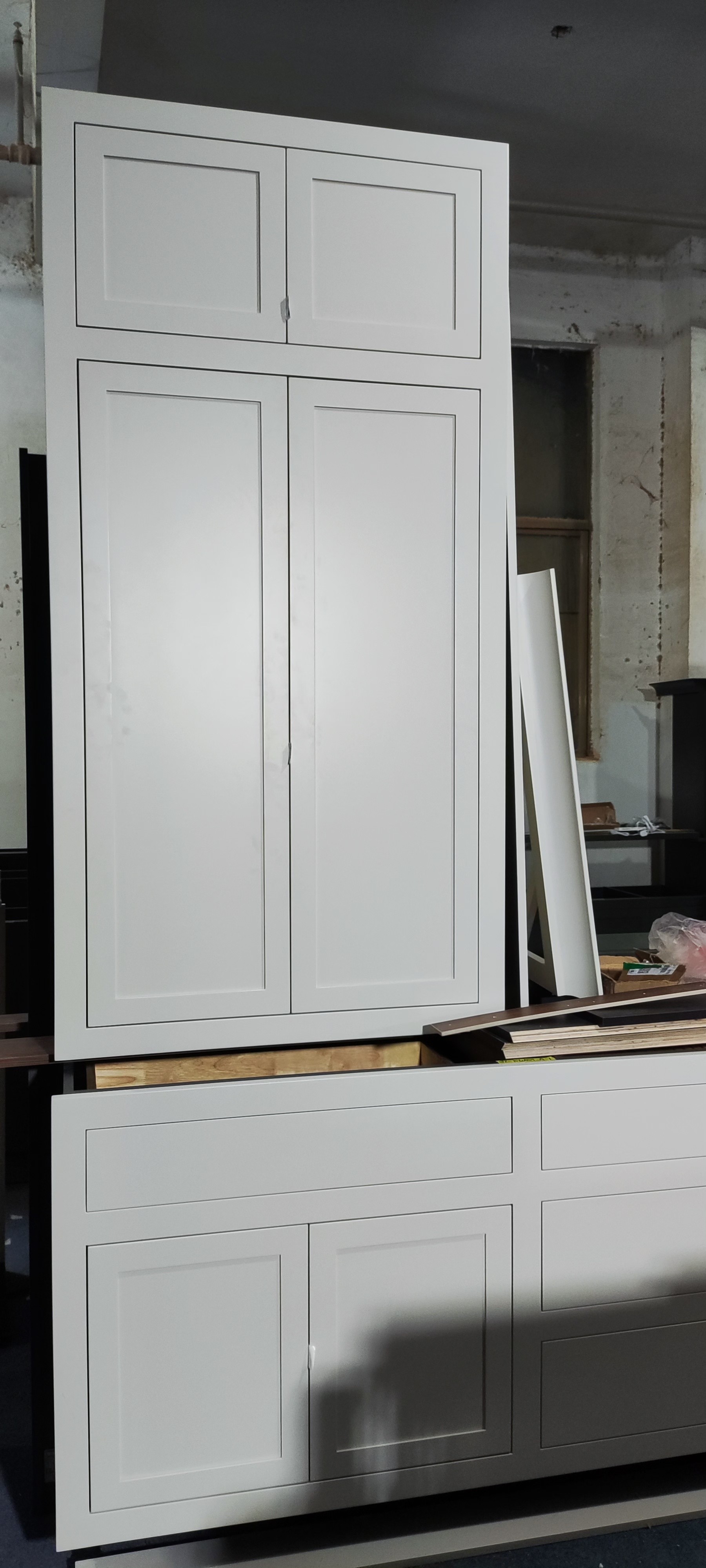 Classic | Melamine ＆ High-Gloss Lacquer | Kitchen Cabinets with Island-Ideas