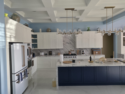 Traditional | Solid wood shaker Door |White Kitchen with Island | ODM Customization