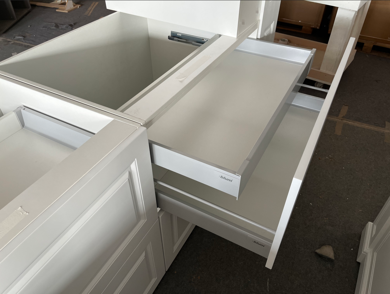 Classic High End White Shaker Kitchen Cabinets-Inspection Process