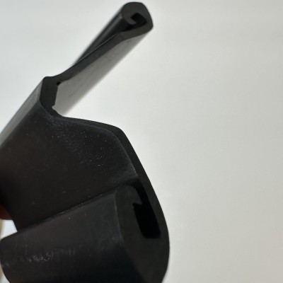 Eco-Friendly Car Window Lift Rubber Strip Chemical-Resistant and Odorless for Safe and Sustainable Vehicle Applications