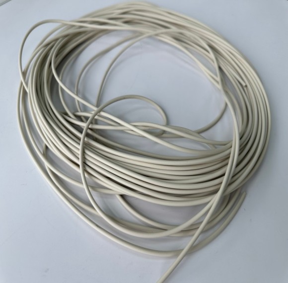 Lightweight Temperature-Resistant Rubber Tube for Optimal Bucket Lid Sealing in All Conditions