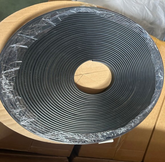 Energy-Efficient Thermal Door Seal Strip for Improved Climate Control Solutions