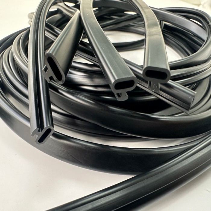 Heat-Resistant TPE Sealing Strip for Secure Toolbox Closure in Extreme Conditions