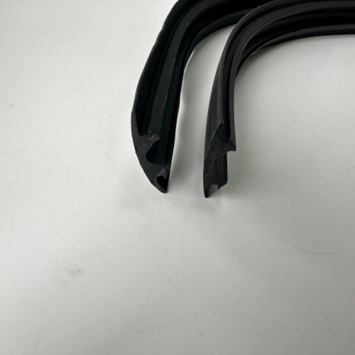 High-Temperature Resistant TPV Seal Strip for Roof Rack Durable and Weatherproof for Long-Lasting Vehicle Protection