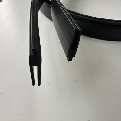 Customizable PVC Profile for Luggage Edge Easy-to-Install and Non-Toxic for Enhanced Luggage Durability