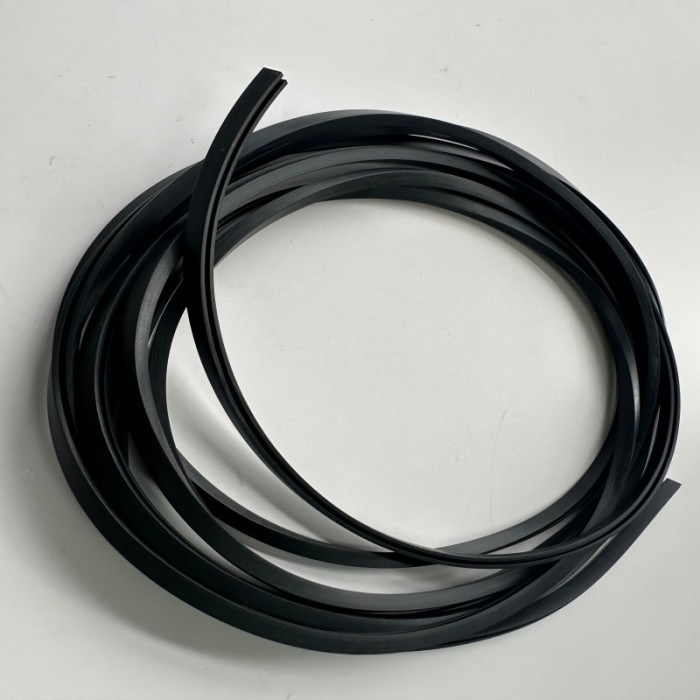 Heavy-Duty TPV Square Seal Strip for Vibration Dampening Weatherproof and Noise-Reducing for Industrial Machinery Applications