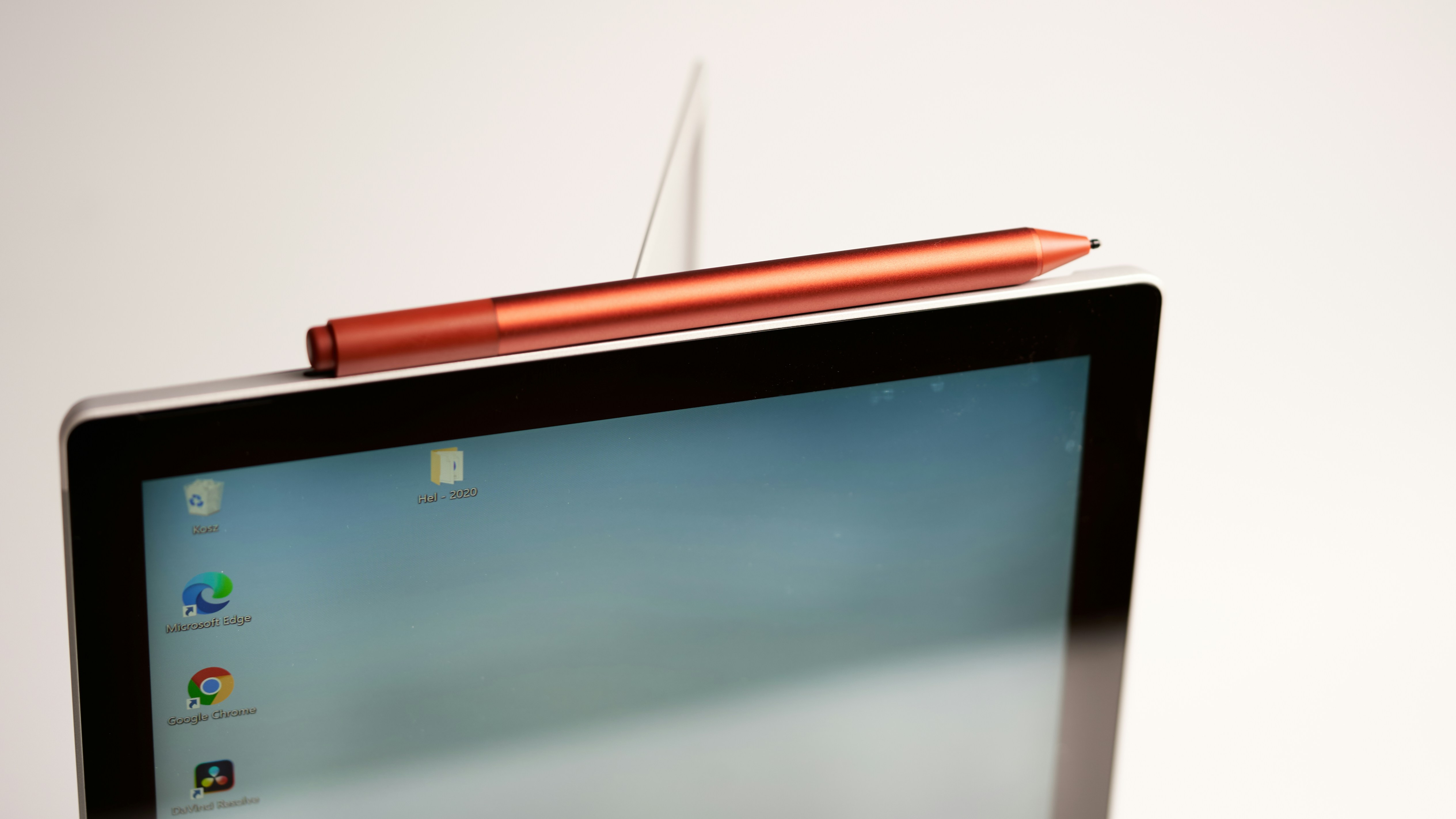 A PC with neatly routed soft tubing, demonstrating smooth curves and the use of angled fittings.