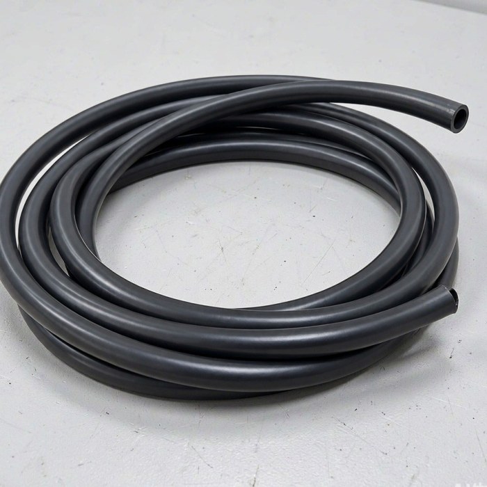 Custom Black EPDM Rubber Tubing for General Equipment Use