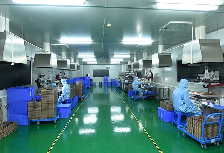 Spectrometer testing for AR AG AF coating transmission performance