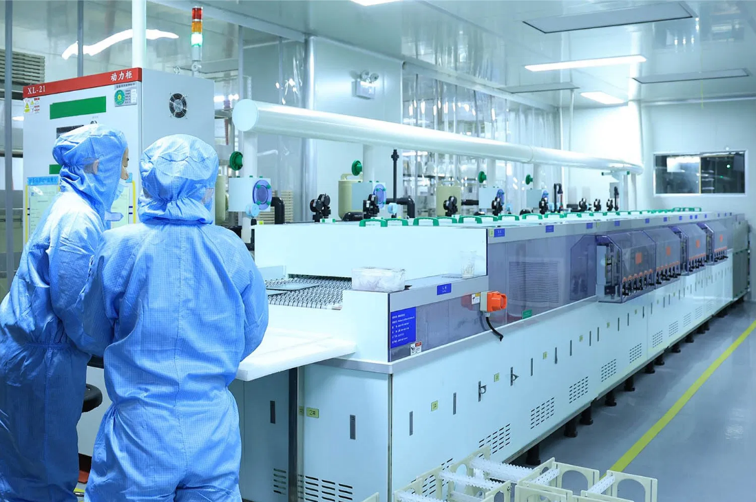 Vacuum AF anti-fingerprint coating process for medical sapphire touch glass