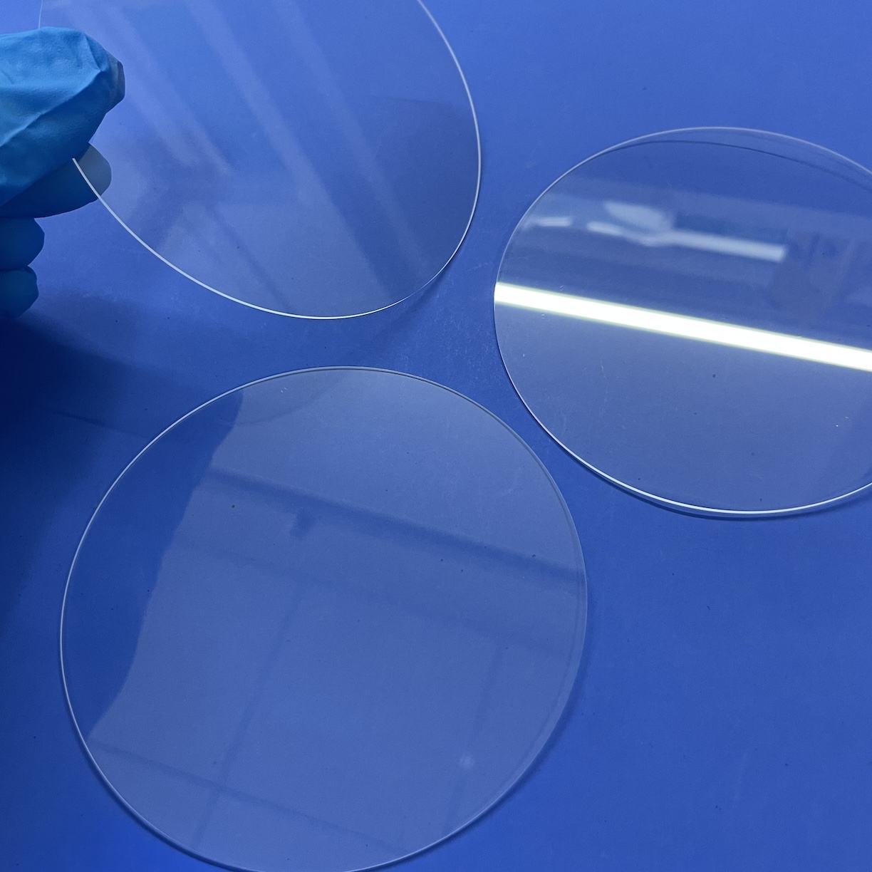 Fused silica quartz wafer for MEMS and UV lab research system